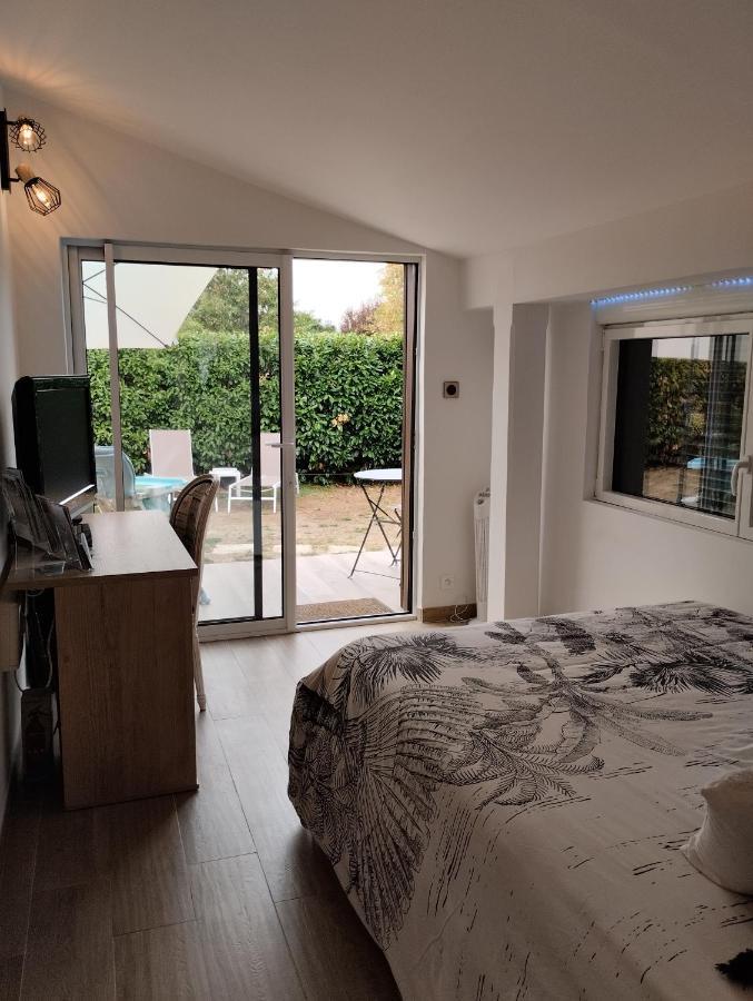 Bed and Breakfast L'Atelier Saint-Sulpice Entre Bordeaux Et St Emilion Екстер'єр фото